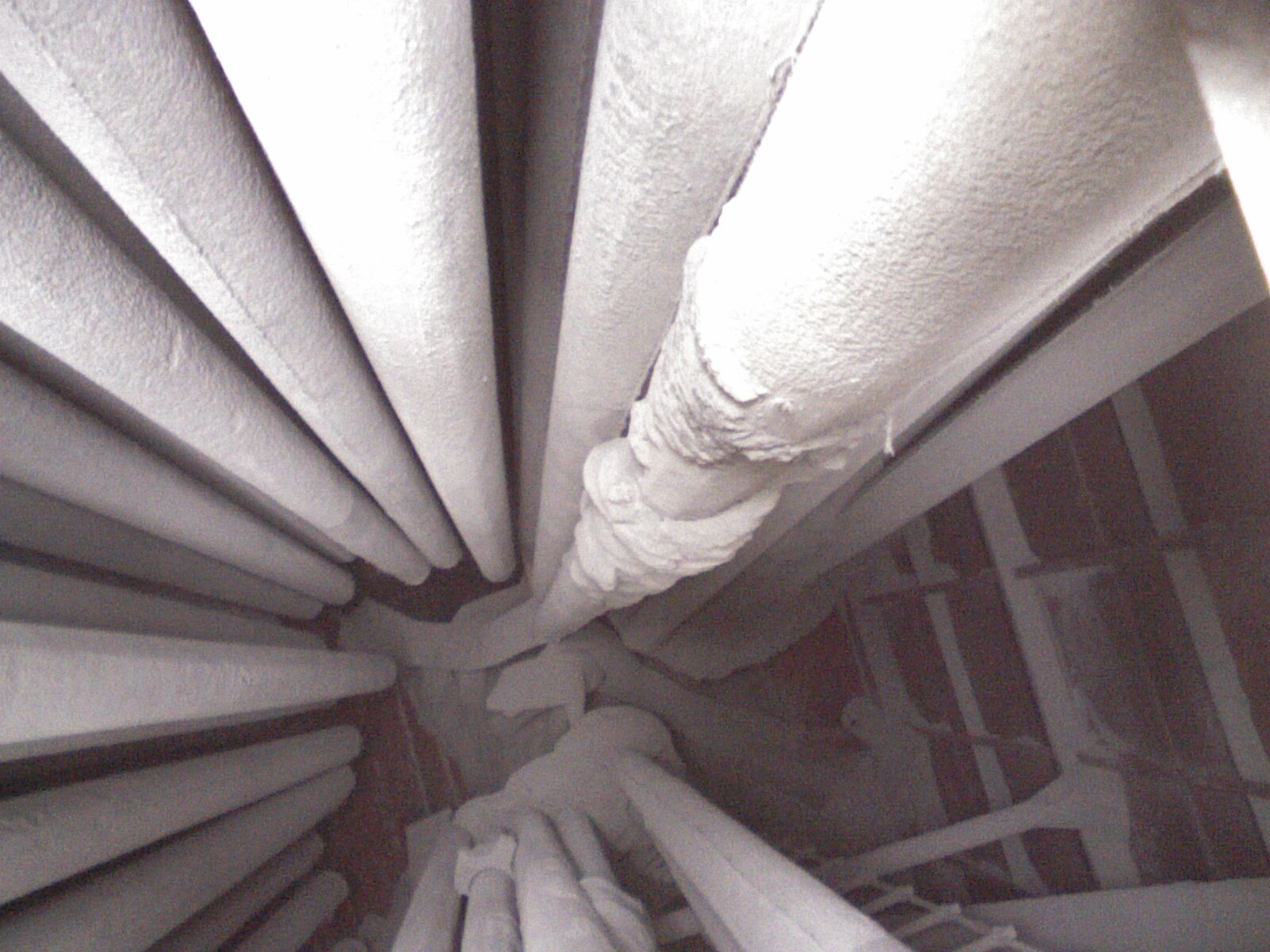 布袋式除塵器實際應(yīng)用中濾袋的破損形式及原因解密 布袋式除塵器實際應(yīng)用中濾袋的破損形式及原因解密